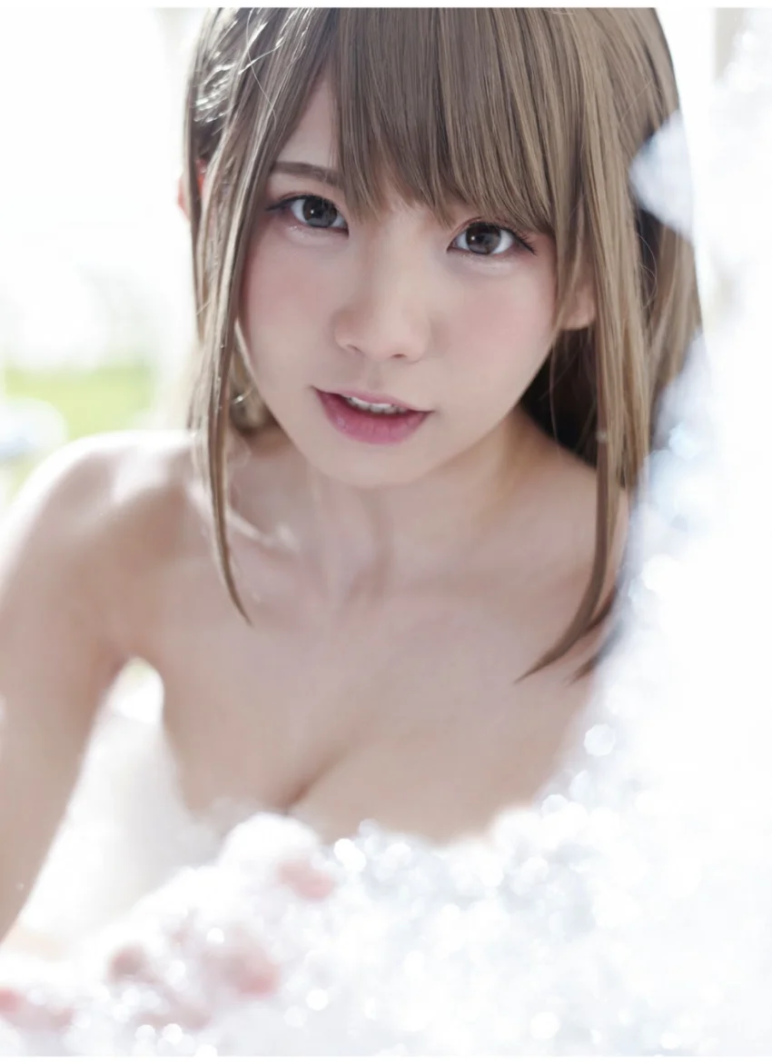 【デジタル限定】えなこ写真集「マーメイド・プリンセス」 試し読み 2