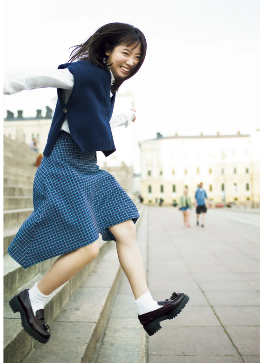 来栖りん1stメジャー写真集『Lakka』 試し読み 2