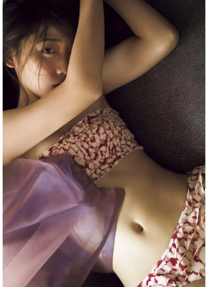来栖りん1stメジャー写真集『Lakka』 試し読み 6