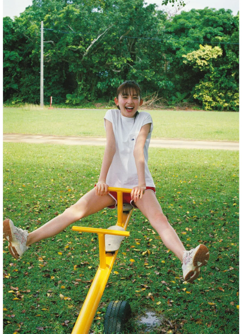 久間田琳加 ファースト写真集「りんくまちっく」 試し読み 2