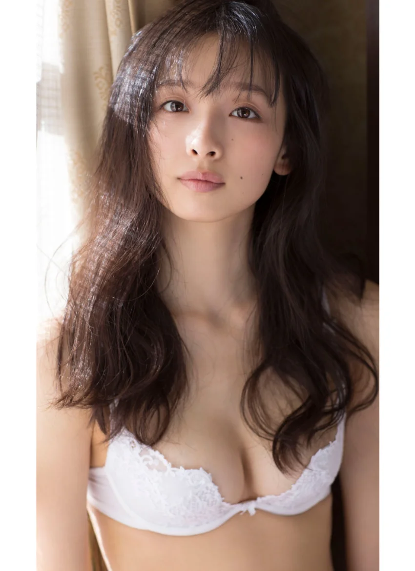 【デジタル限定】華村あすか写真集「その涙を超えて。」 試し読み 3