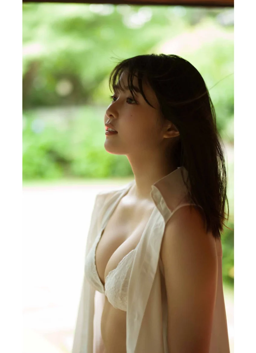 【デジタル限定】頓知気さきな写真集「夏の金魚」 試し読み 2