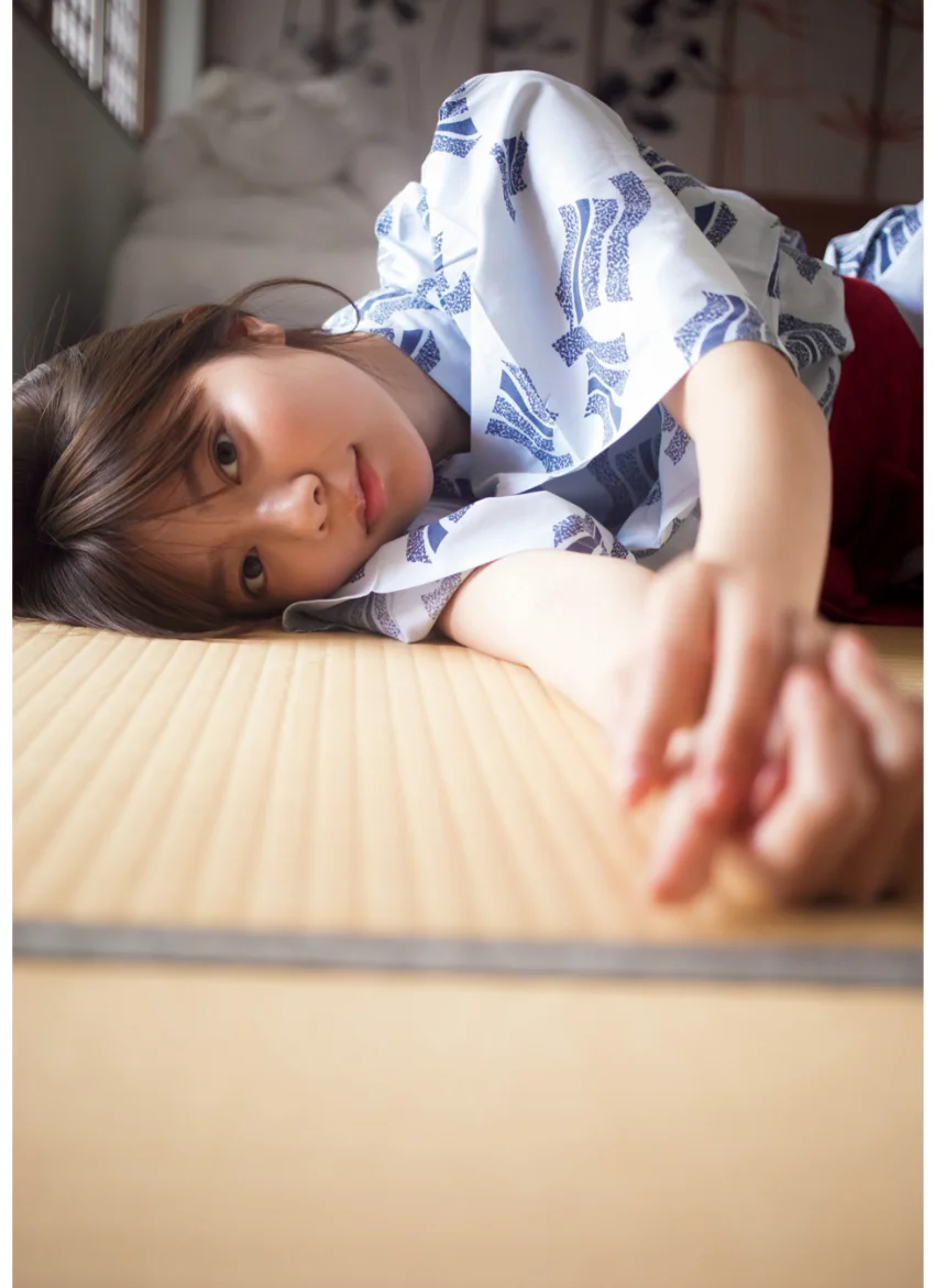 川津明日香ファースト写真集「明日から。」 試し読み 4