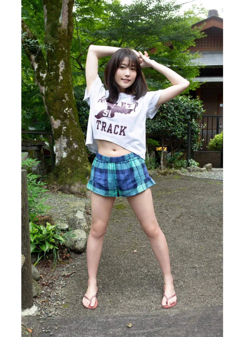 【デジタル限定】小日向ゆか写真集「キラキラ！エチエチ！」 試し読み 2