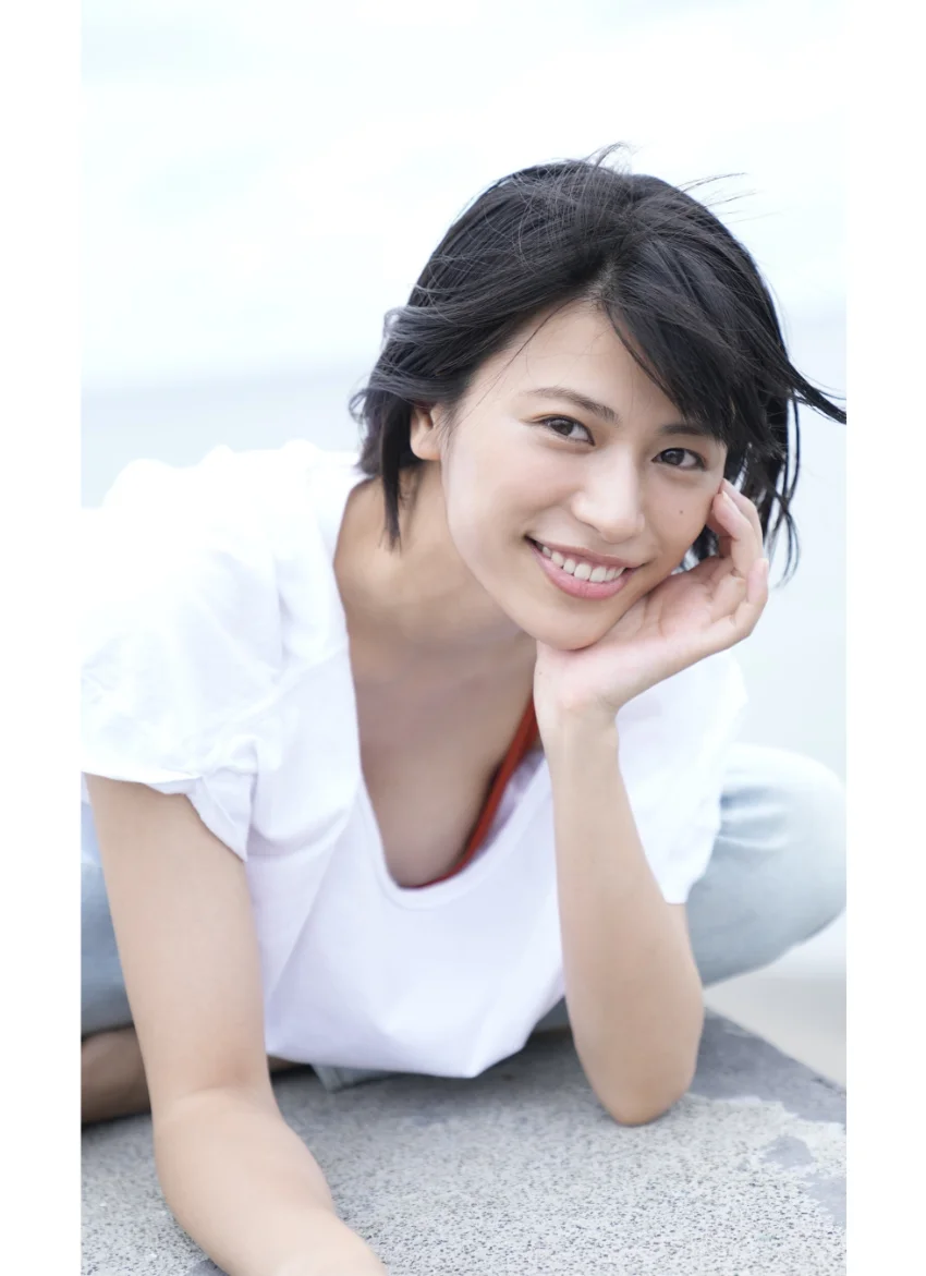 【デジタル限定】春川芽生写真集「イケメンすぎる美女」 試し読み 2