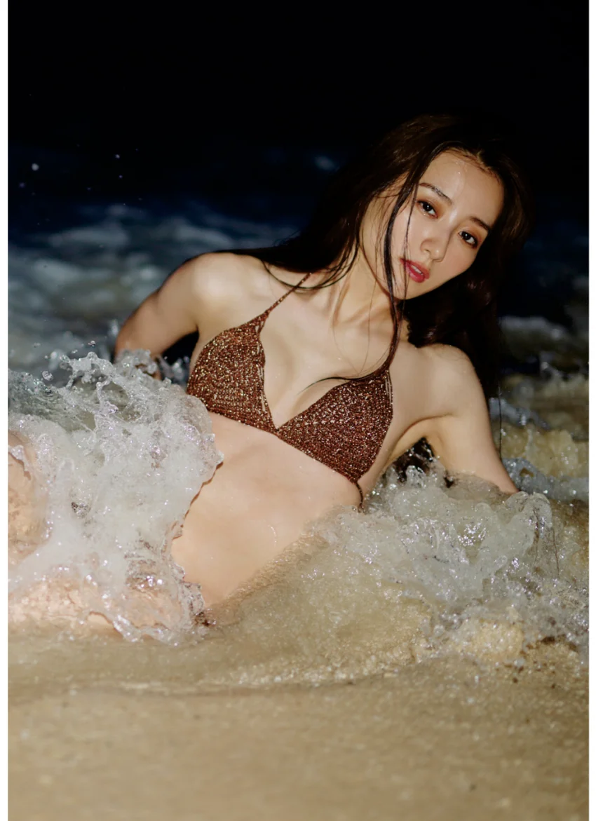 高田里穂写真集「完成された未完成 アナザーエディション」 試し読み 7