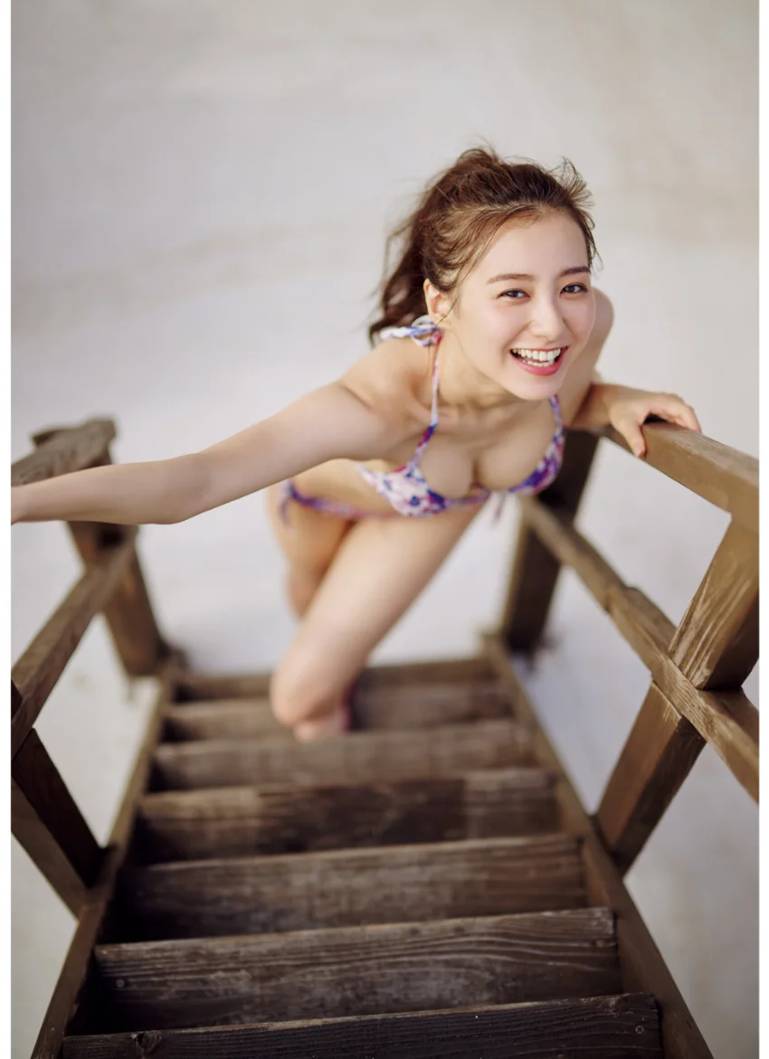 高田里穂写真集「完成された未完成」 試し読み 6