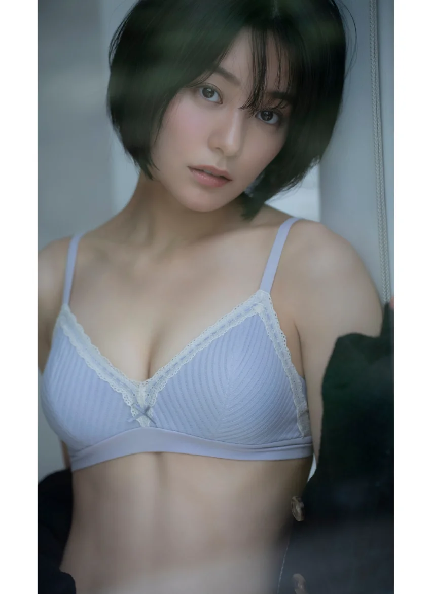 【デジタル限定】新田桃子写真集「ドンブラ一人三役女優、初グラビア」 試し読み 2