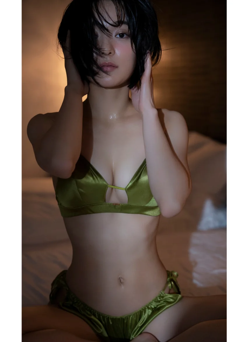 【デジタル限定】新田桃子写真集「ドンブラ一人三役女優、初グラビア」 試し読み 6