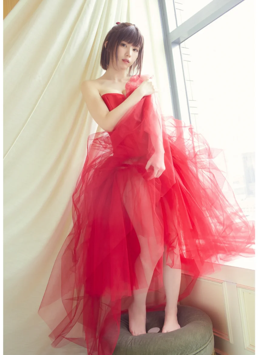 【デジタル限定 YJ PHOTO BOOK】えなこ写真集「red/scarlet」 試し読み 3