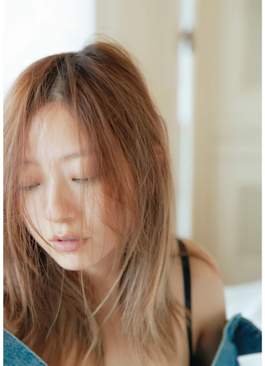 伊藤千晃フォトブック CHEERS 試し読み 9