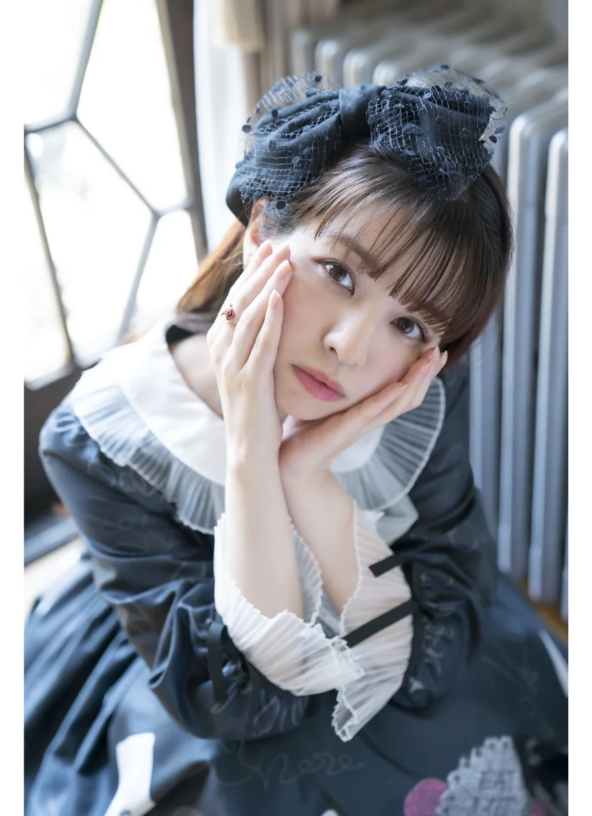 デジタル原色美女図鑑 春奈るな Luna in Wonderland 試し読み 5