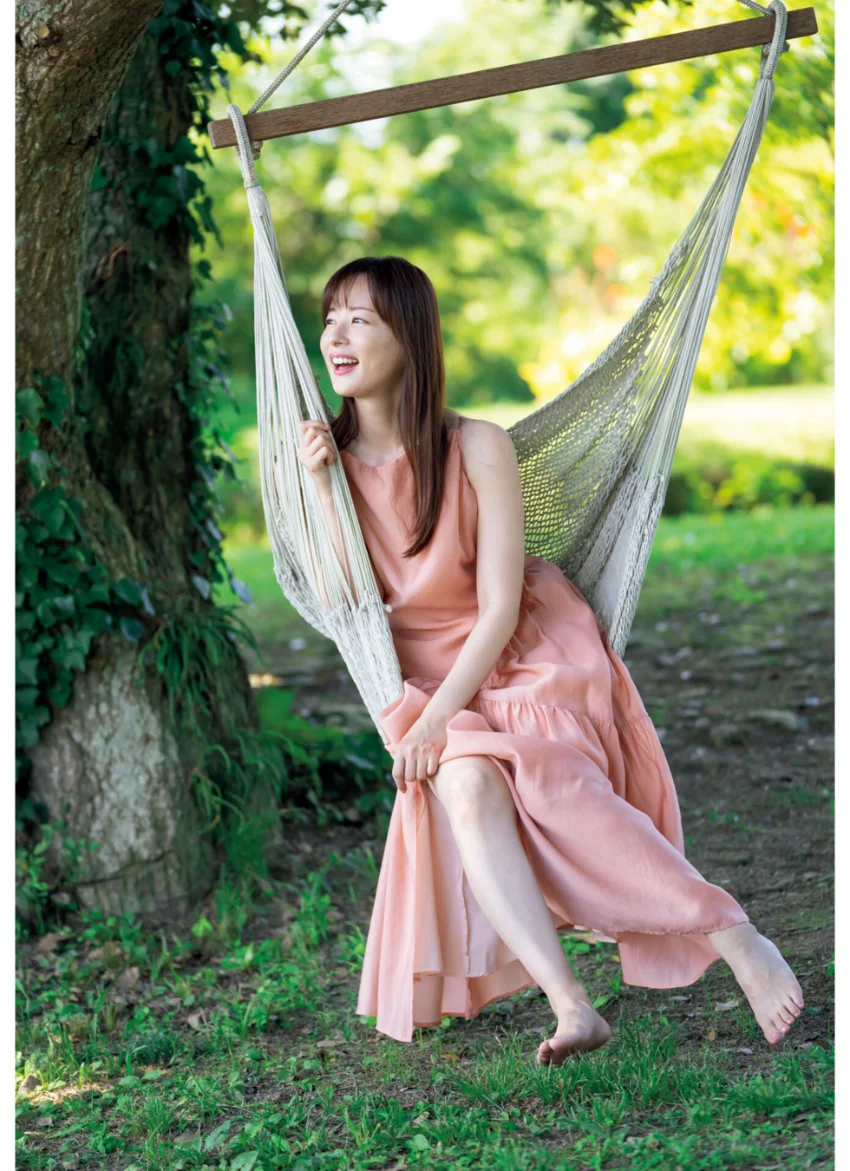 原色美人キャスター大図鑑 皆藤愛子 2022 試し読み 8