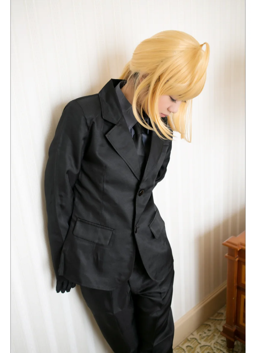 【コスプレ写真集】0:Saber【スコッチ】 「お嬢ちゃんいくつ？」レベル！極めてロリロリ美少女×スーツ姿な騎士王……なお鎧はない模様。。。 試し読み 3