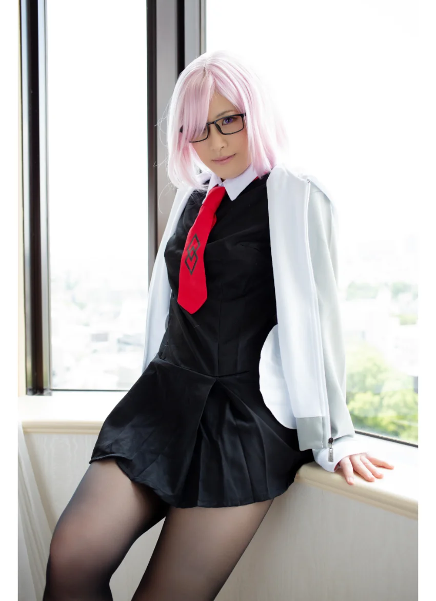 【コスプレ写真集】Shielder【スコッチ】 ムチムチエロカワ美少女×盾なメガネっ子=？？ 試し読み 6
