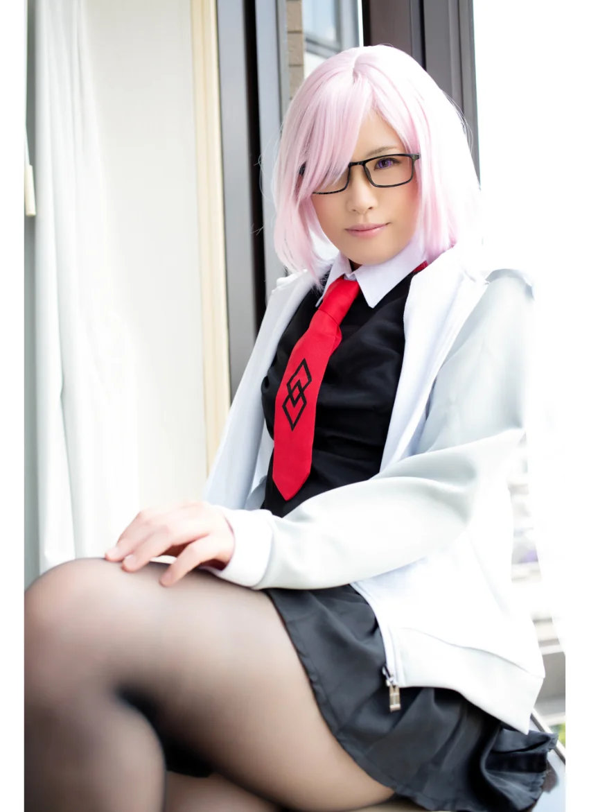 【コスプレ写真集】Shielder【スコッチ】 ムチムチエロカワ美少女×盾なメガネっ子=？？ 試し読み 8
