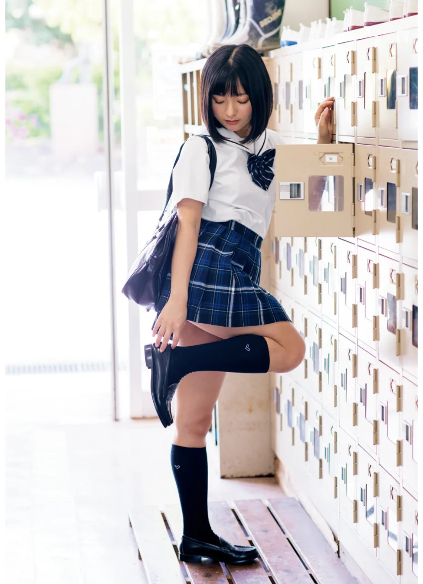 西永彩奈写真集『彩色ダイアリー』 試し読み 4