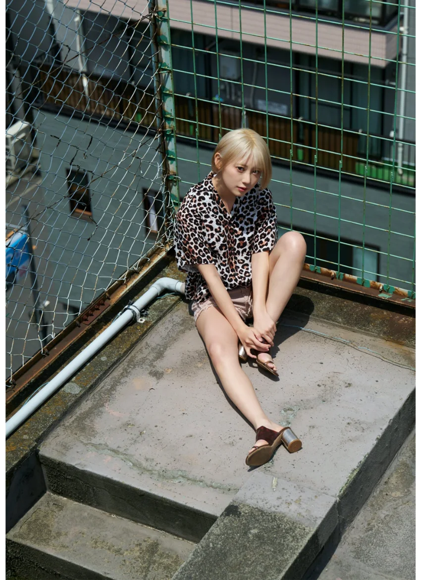 篠崎こころ「Attention」 BUBKAデジタル写真集 試し読み 2