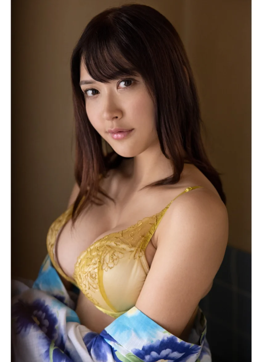 あんみつ 蜜美杏【グラビア写真集】 試し読み 4