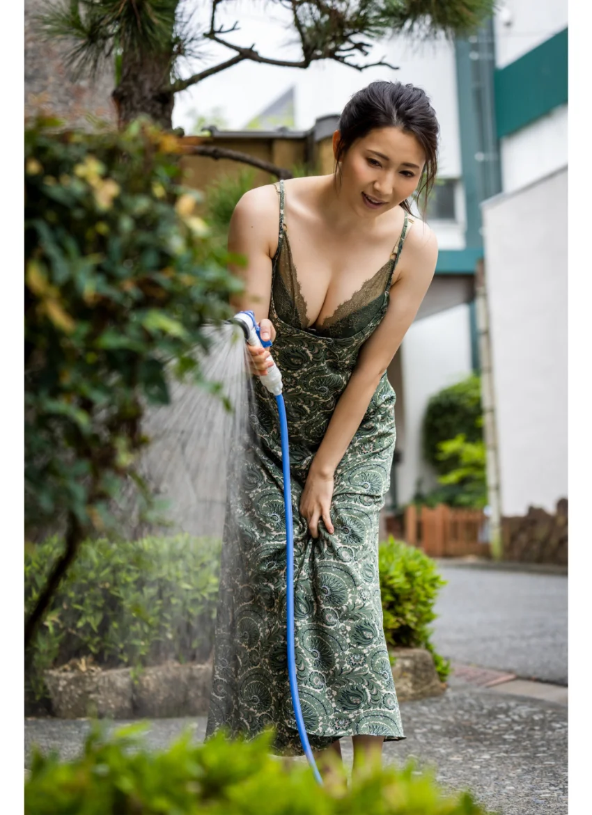 光りが射す方へ 妃ひかり【グラビア写真集】 試し読み 4