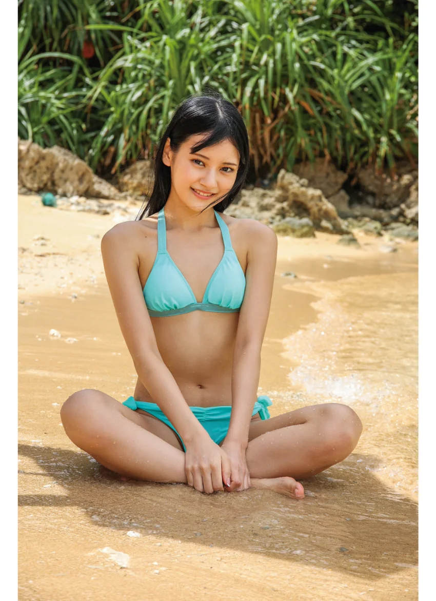 海に見惚れて 八掛うみ【グラビア写真集】 試し読み 2