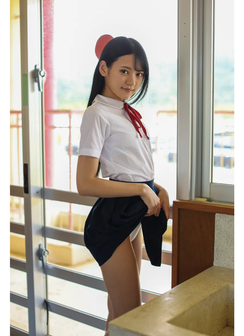 海に見惚れて 八掛うみ【グラビア写真集】 試し読み 4
