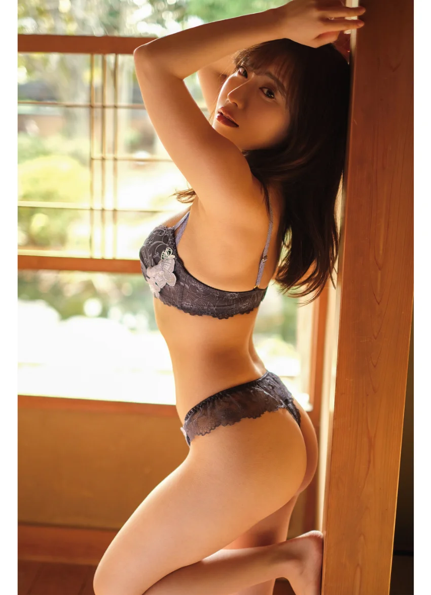 ひだまりの中で 望月りさ【グラビア写真集】 試し読み 4
