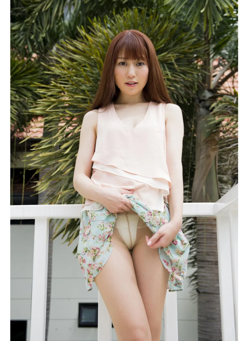 中村知世写真集『LOVE GAME』 2 試し読み 6