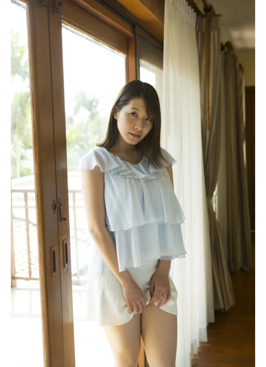 夏来唯写真集『君とScandal』 1 試し読み 3
