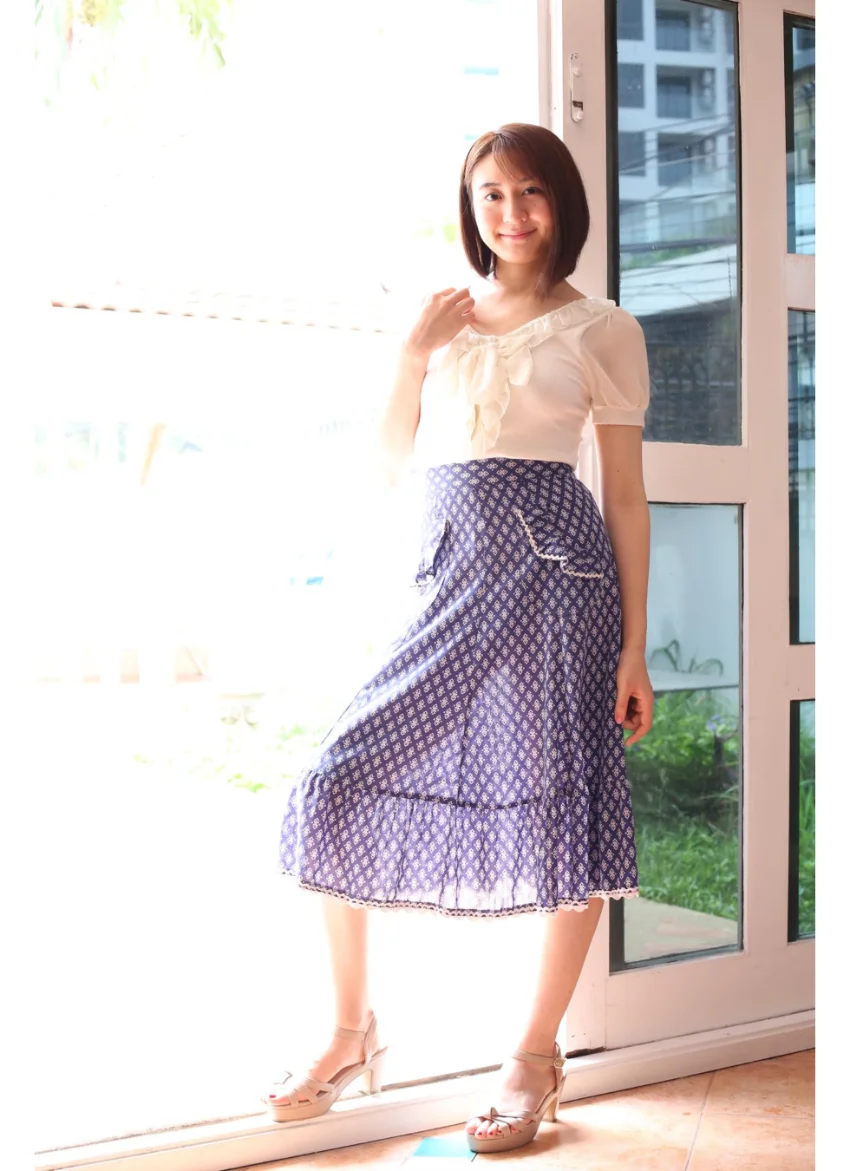 依東杏奈写真集『優しい誘惑』 1 試し読み 3