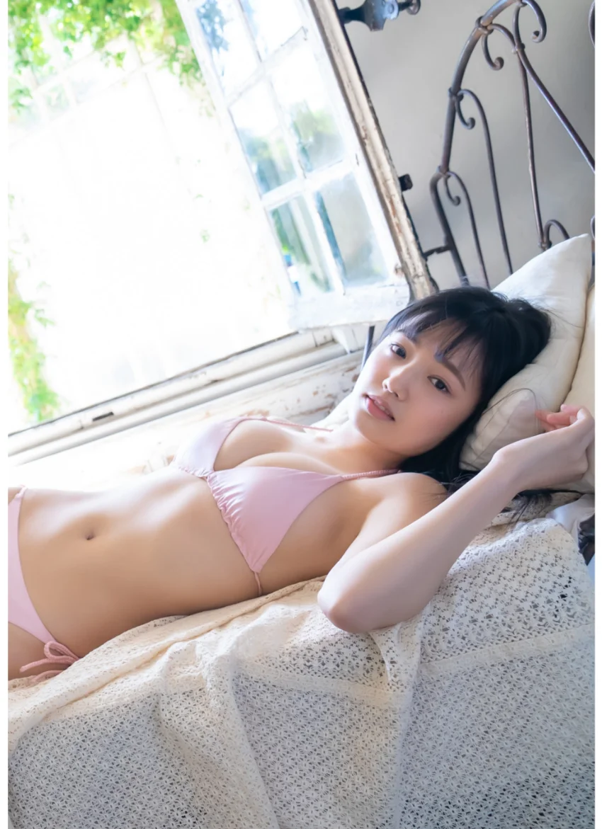 安藤咲桜『木漏れ日に、誘われて』BOMBデジタル写真集 試し読み 4