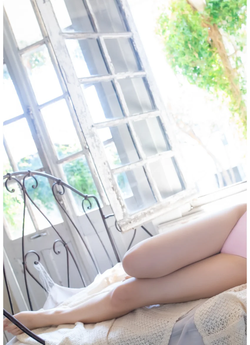 安藤咲桜『木漏れ日に、誘われて』BOMBデジタル写真集 試し読み 5