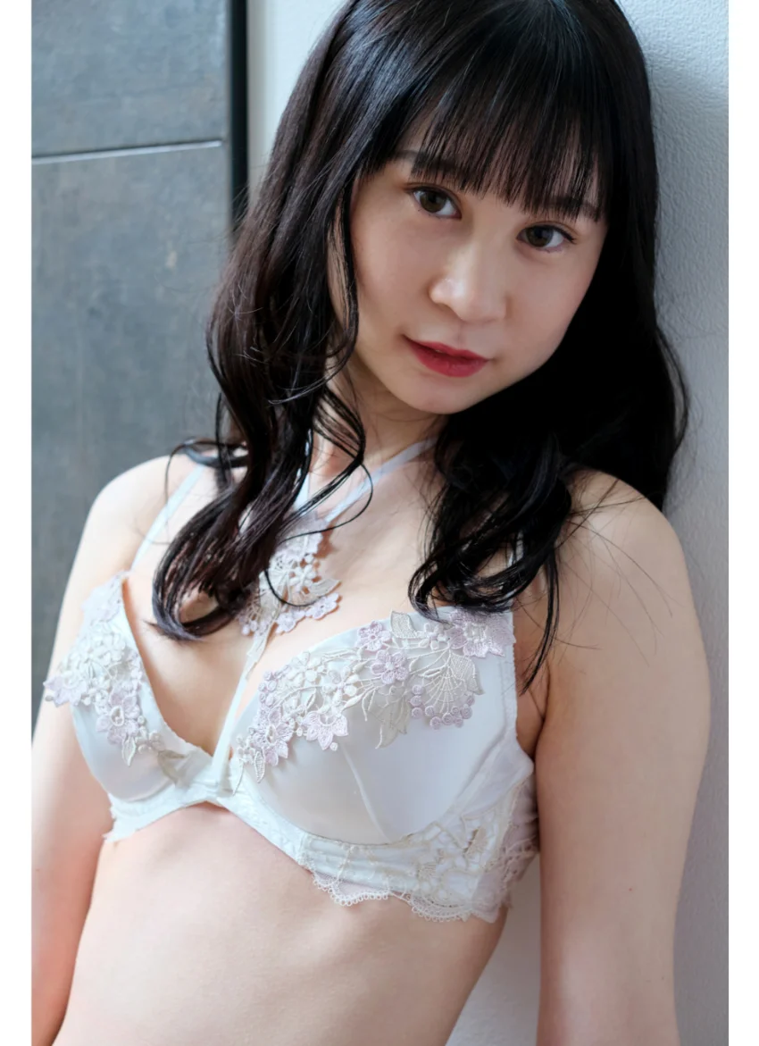 週刊グラビアプレス × なるみれい デジタル写真集 試し読み 8