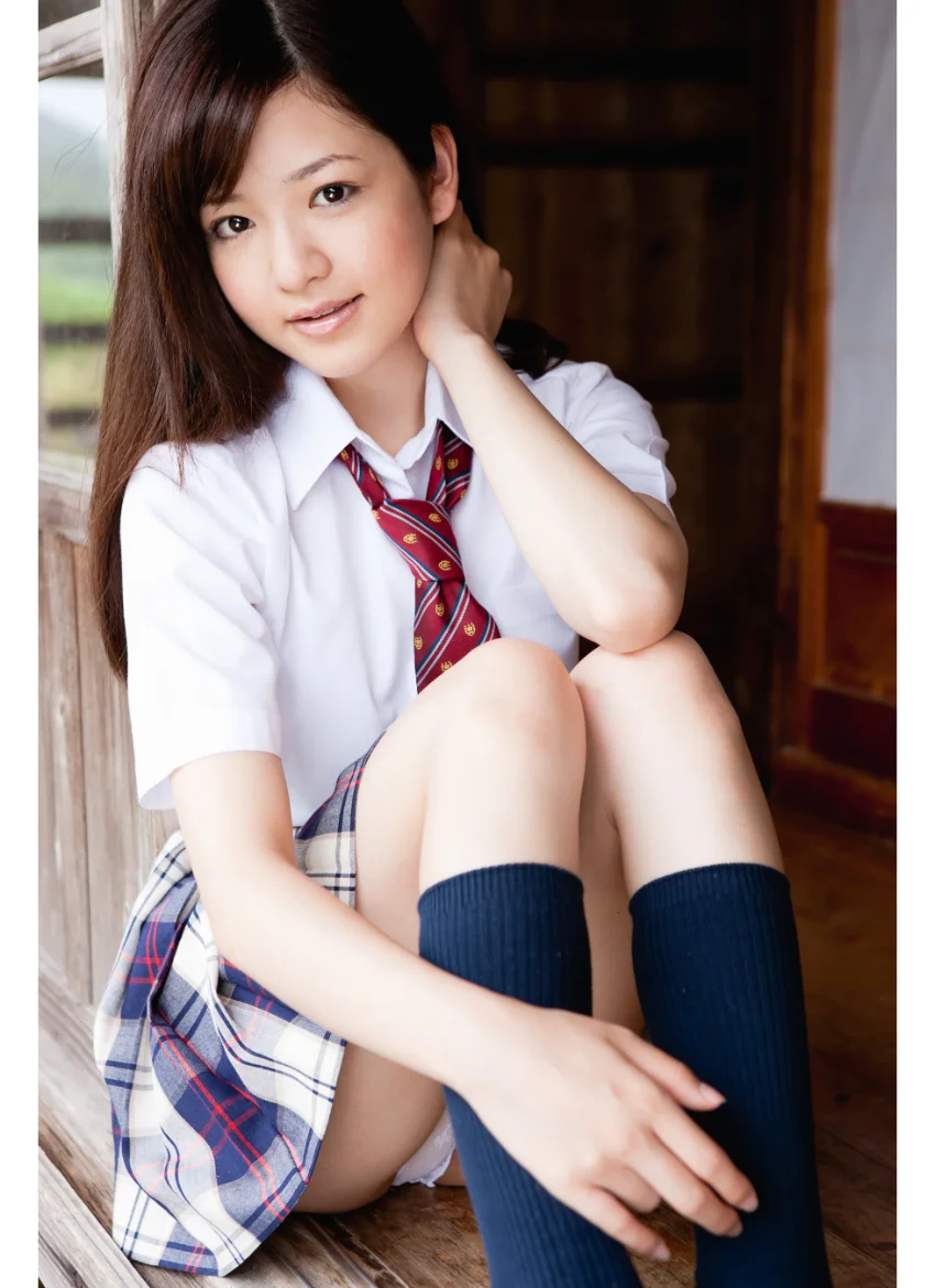 花木衣世 IyoGOLD いよのぜんぶand松井ありさ 214Photos 試し読み 16