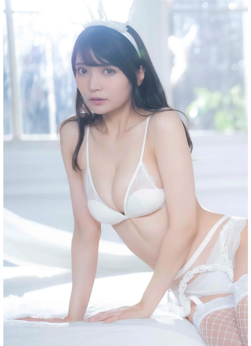 【オールアザー版】似鳥沙也加デジタル写真集『Luna』 試し読み 7