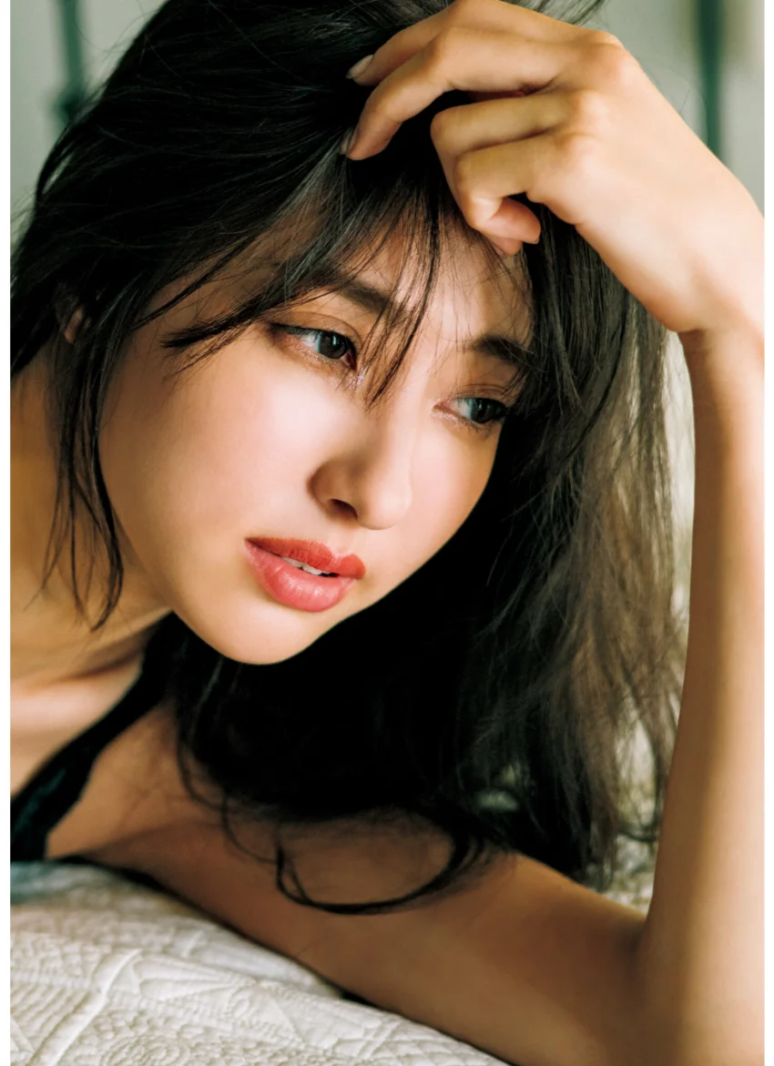 愛甲千笑美1st写真集 会いたくなった？【電子特典付き】 試し読み 11