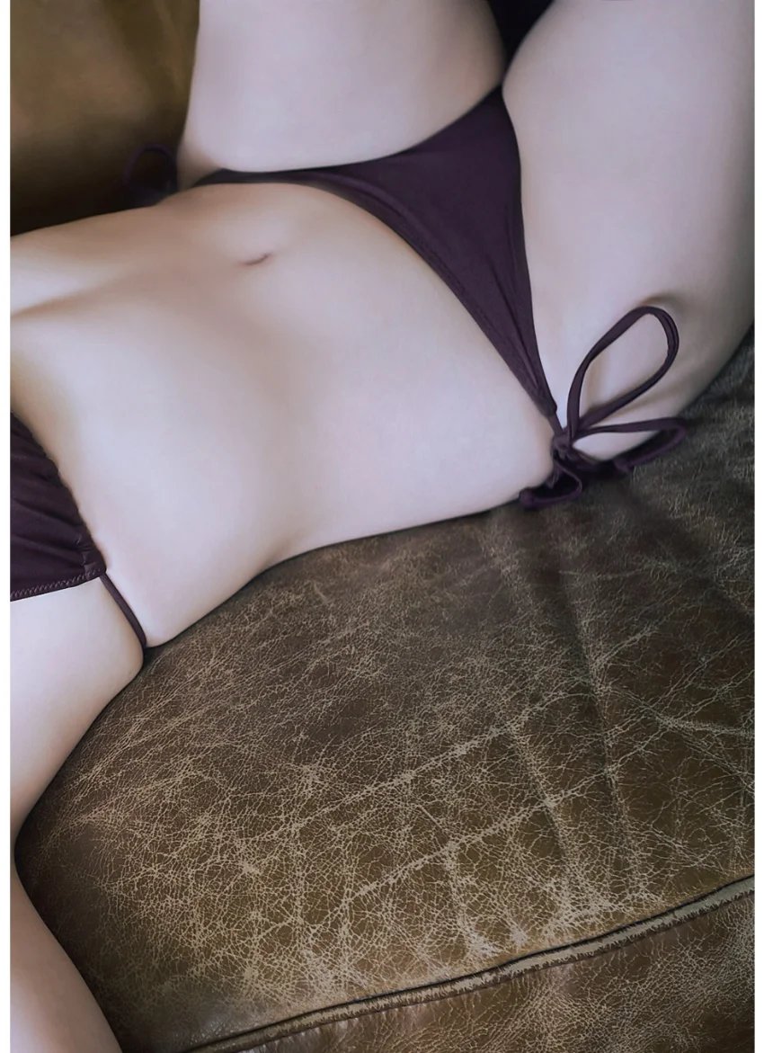 【オールアザー版】姫野ひなの写真集 試し読み 2