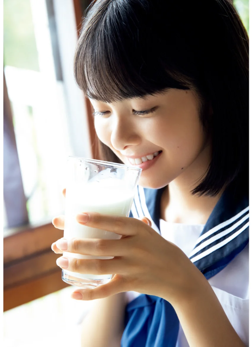 山崎夢羽 ファースト写真集 『 夢羽 』 試し読み 5