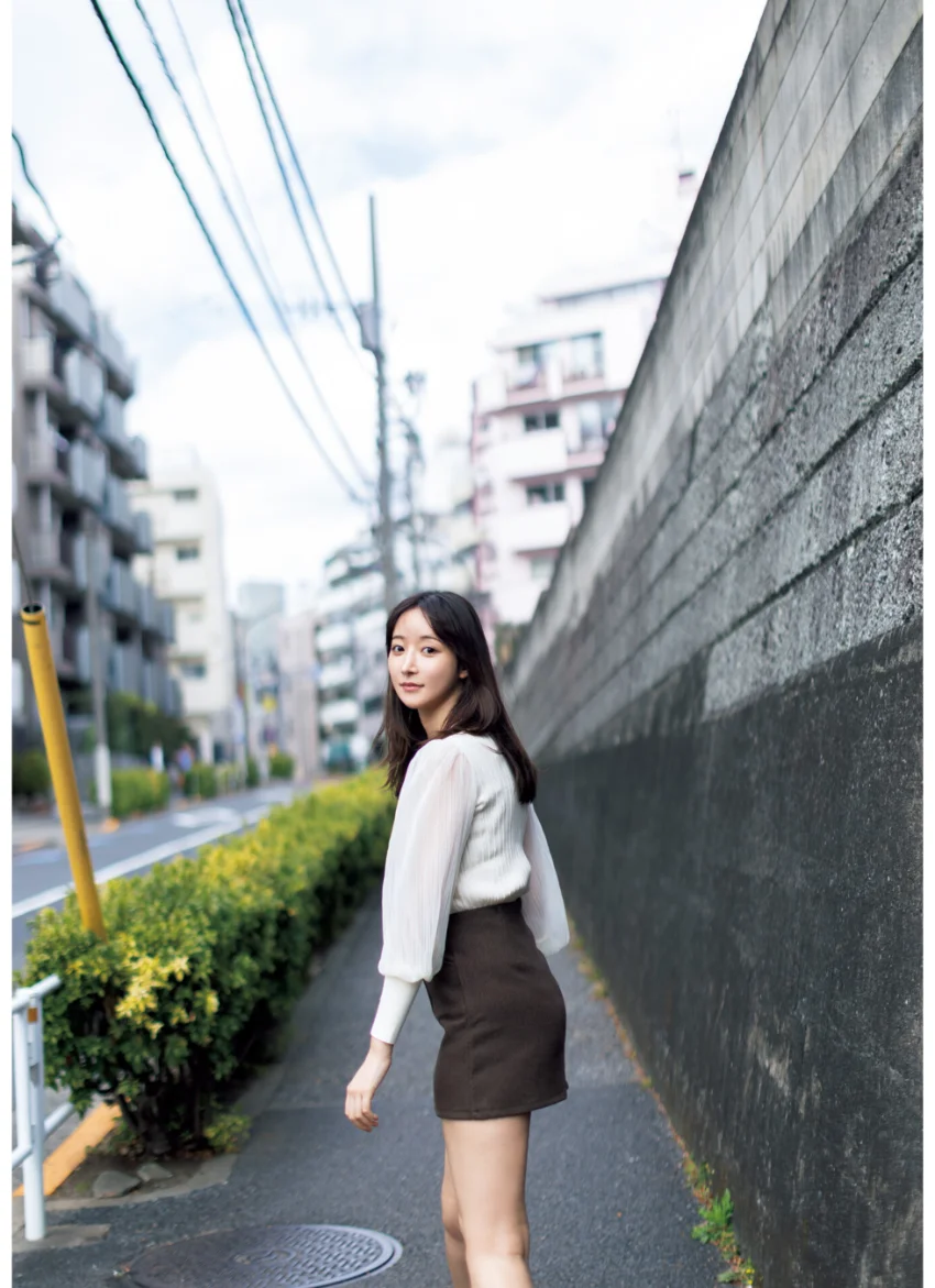 山崎あみ ファースト写真集 『 Cantabile 』 試し読み 3