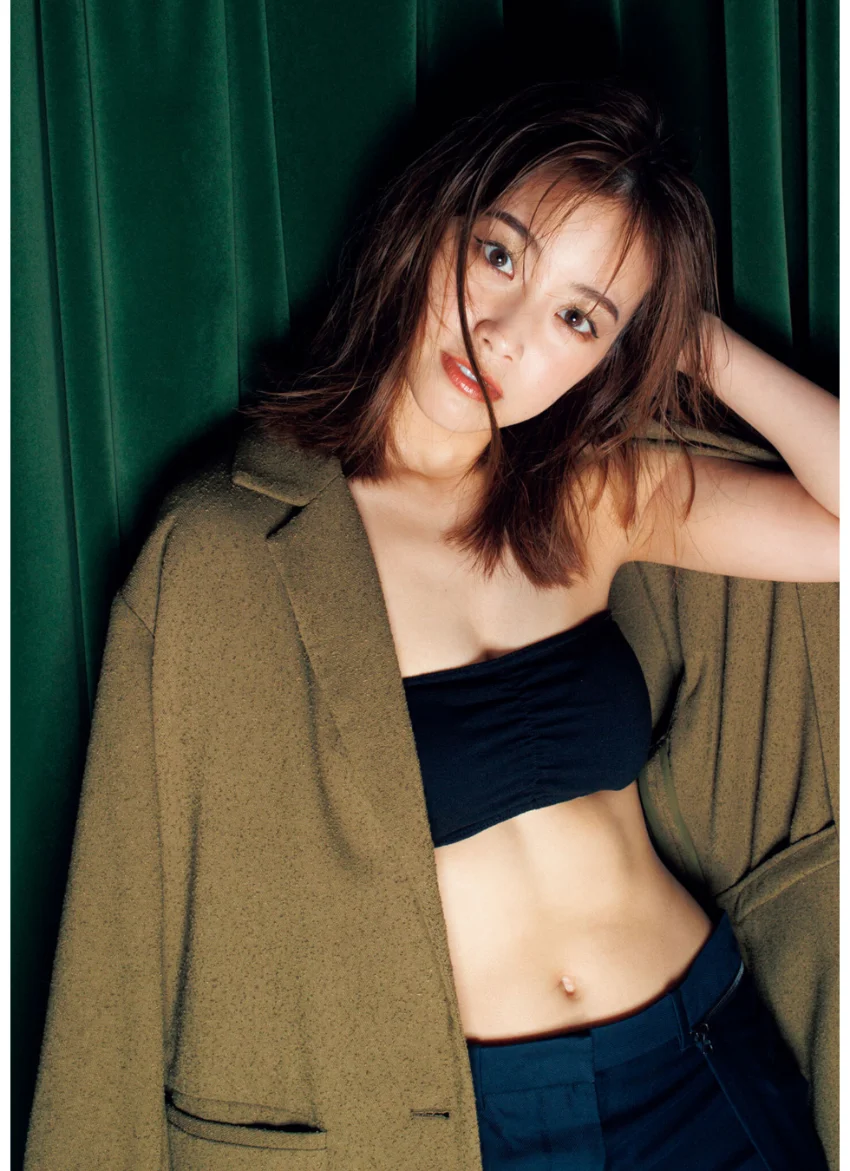 【デジタル限定】中川絵美里 写真集 『 光芒 〜 Best Selection 〜 』 試し読み 3