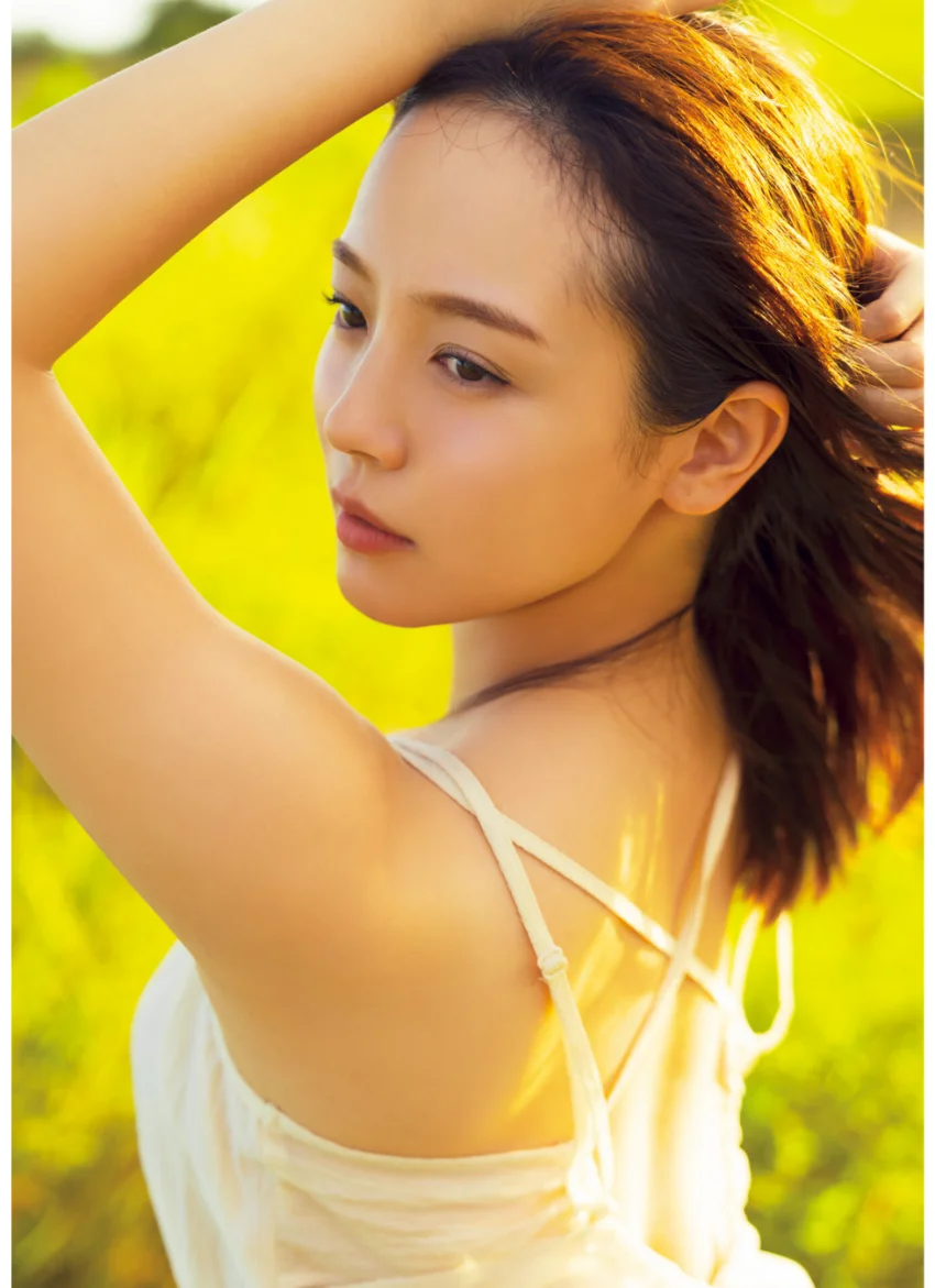 森千晴 ファースト写真集 『 こもれび 』 試し読み 5