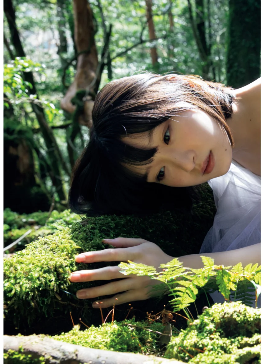 宮本佳林 写真集 『 RIN 』 試し読み 4