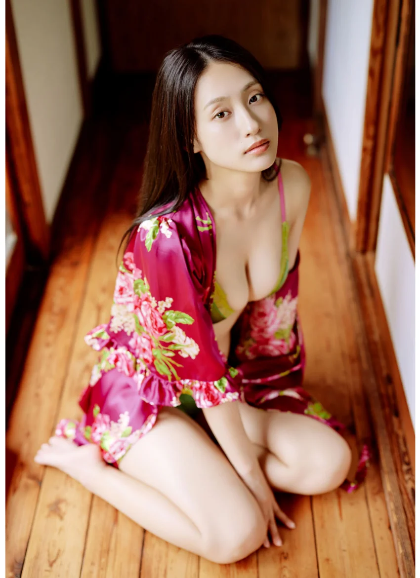 【デジタル限定】澄田綾乃 写真集 『 アイスキャンディーが溶けるまで 』 試し読み 5