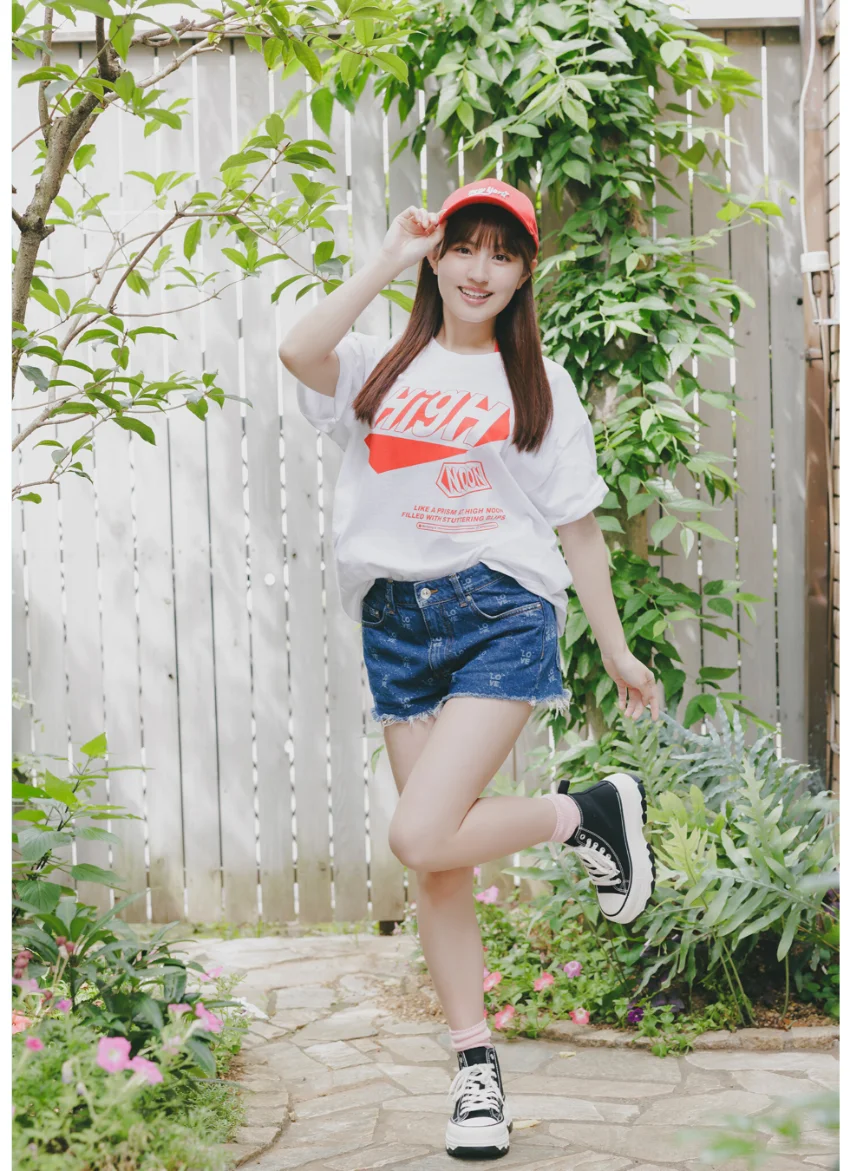 MD Gravure Collection 005 新世代エース 花咲楓香 試し読み 2