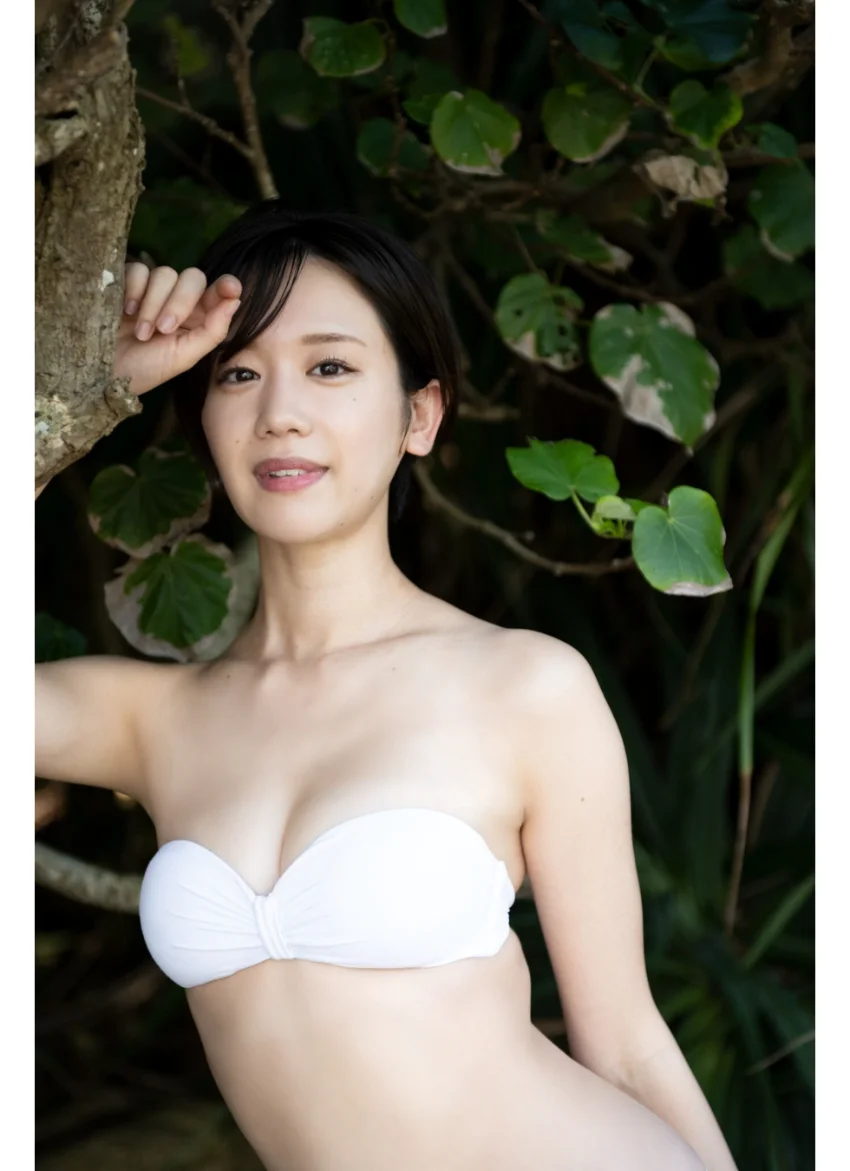 ミスSPA！2022 新唯「小顔ショートの正統派レースクイーン」SPA！デジタル写真集 試し読み 3