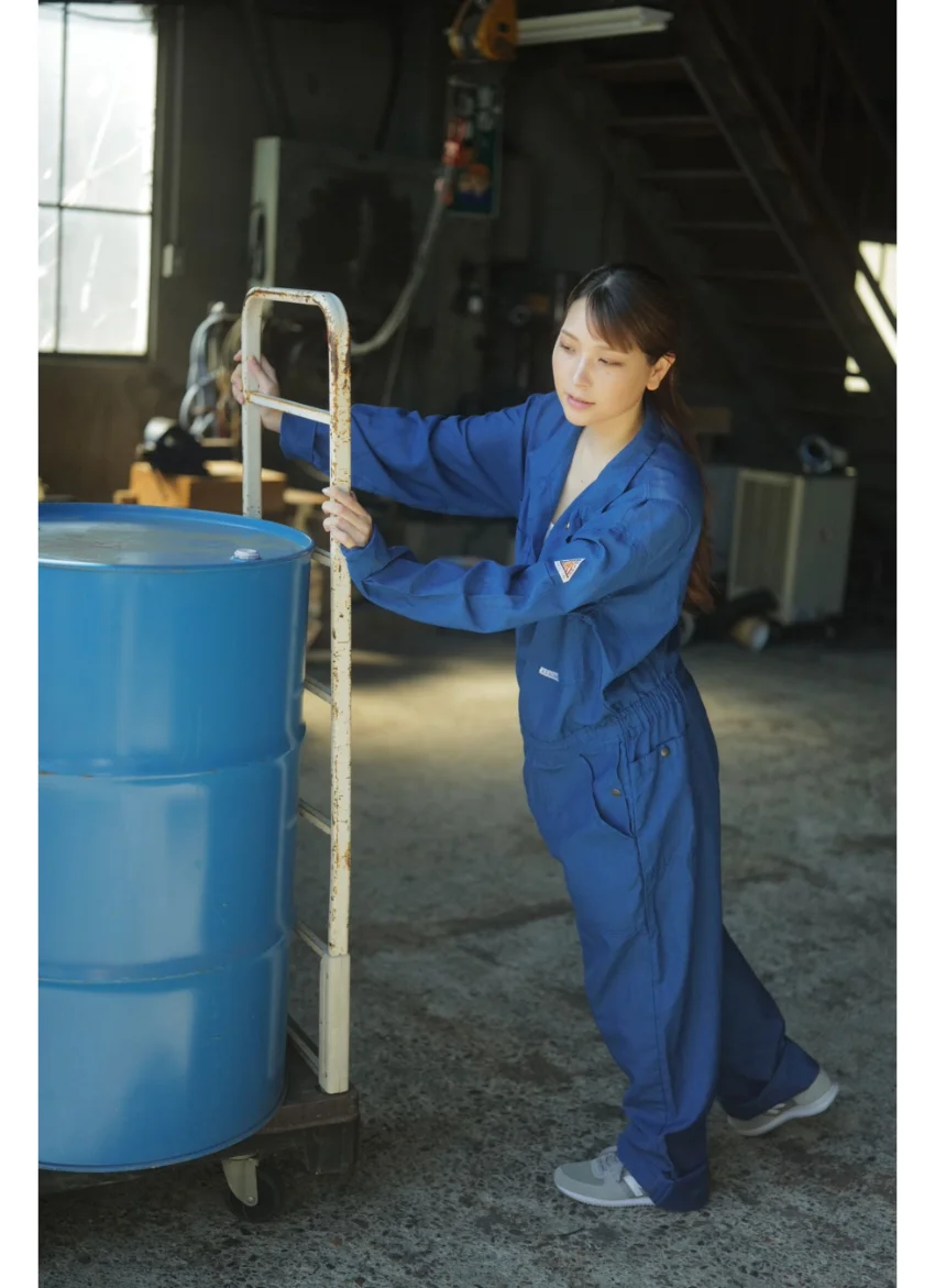 あまつまりな「ツナギを脱いだら」SPA！デジタル写真集 試し読み 2