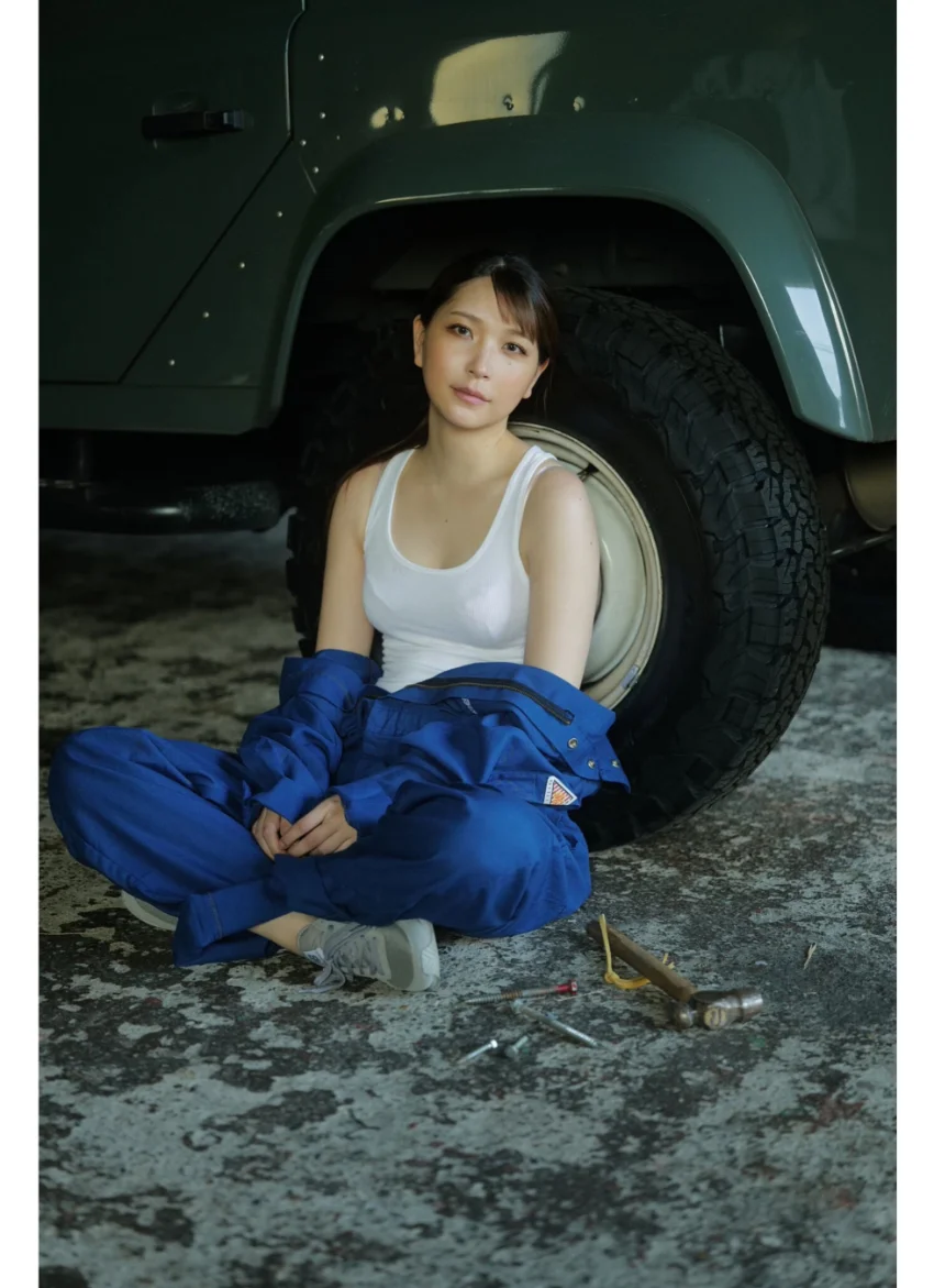 あまつまりな「ツナギを脱いだら」SPA！デジタル写真集 試し読み 4