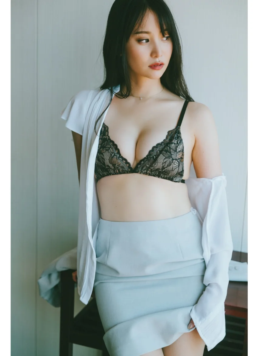 永尾まりや「汗ばむ女社長」SPA！デジタル写真集 試し読み 8