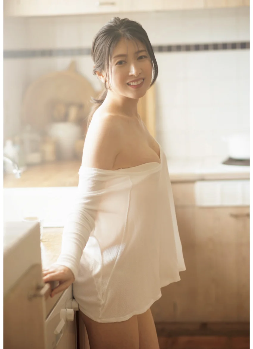 茅原実里 デビュー20周年記念写真集「Holiday」 試し読み 4