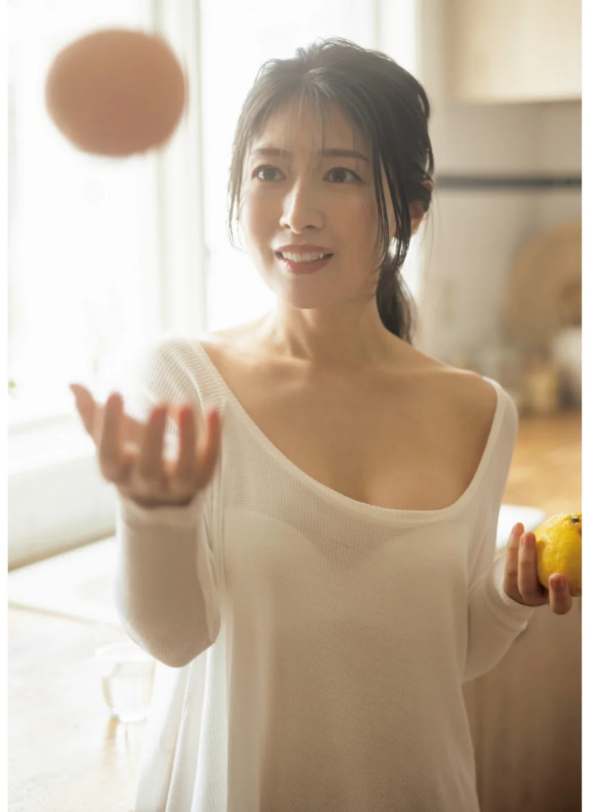茅原実里 デビュー20周年記念写真集「Holiday」 試し読み 5